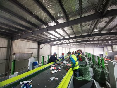 投遞全程不超30秒！青島垃圾分類邁向“智能時代”再生資源回收